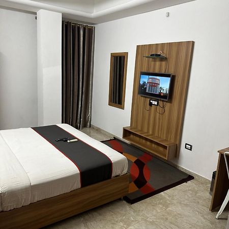 Gulnaar Inn Chennai Esterno foto