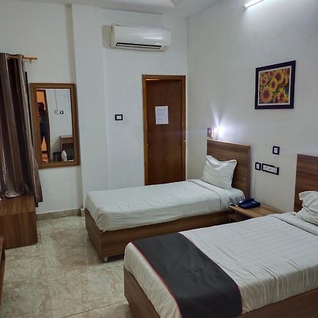 Gulnaar Inn Chennai Esterno foto