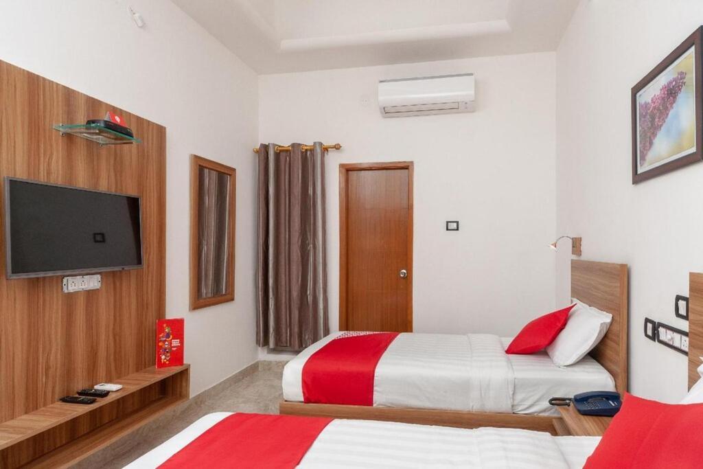 Gulnaar Inn Chennai Esterno foto