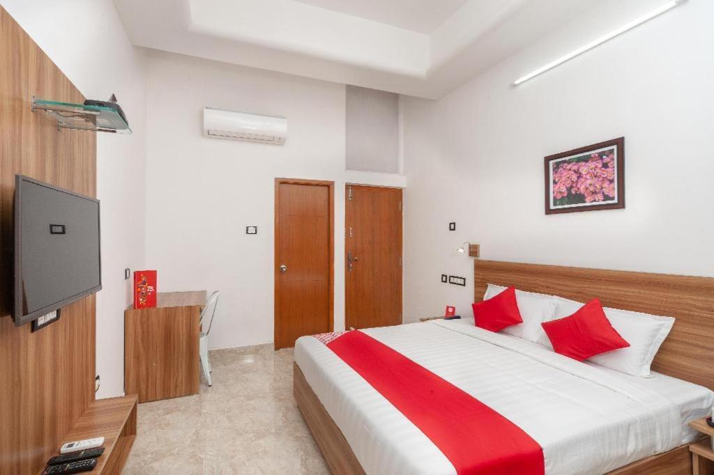 Gulnaar Inn Chennai Esterno foto