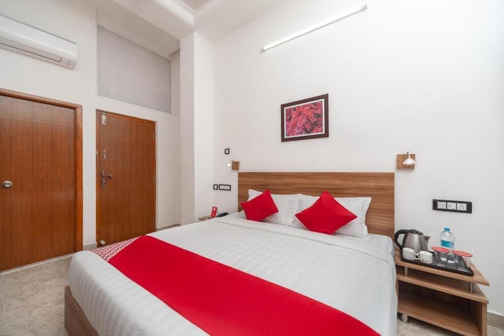 Gulnaar Inn Chennai Esterno foto