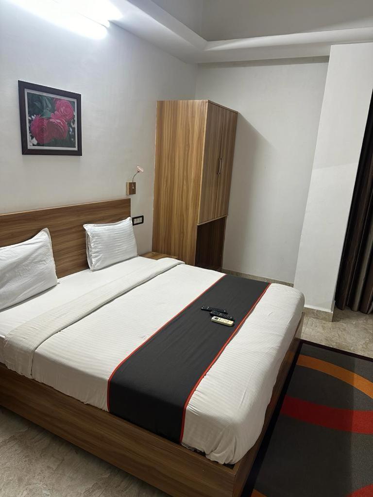 Gulnaar Inn Chennai Esterno foto