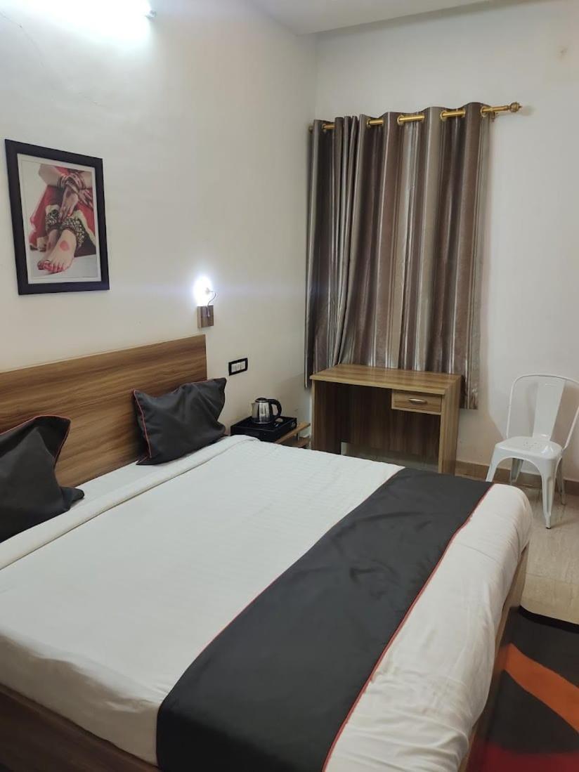 Gulnaar Inn Chennai Esterno foto