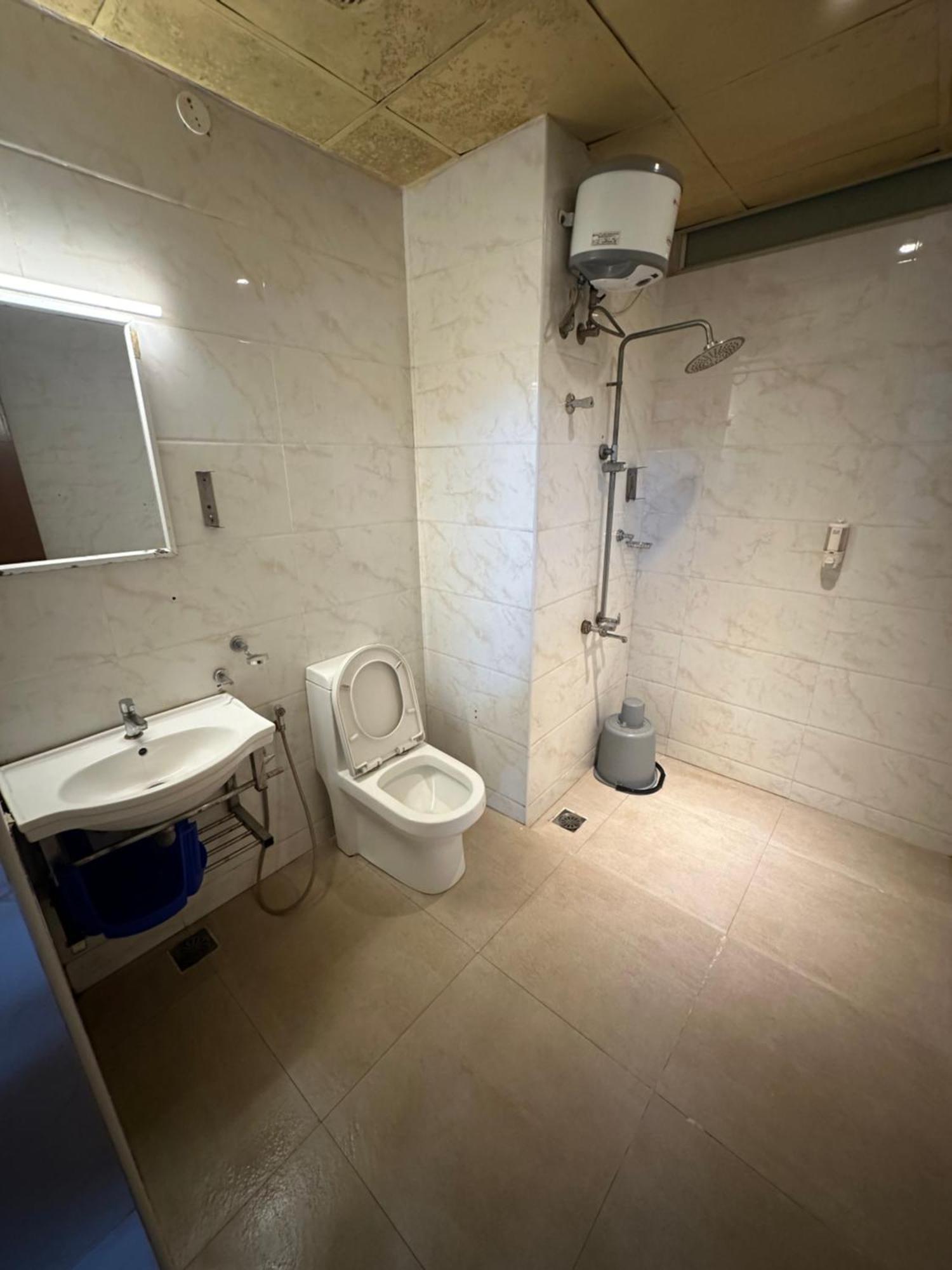 Gulnaar Inn Chennai Esterno foto